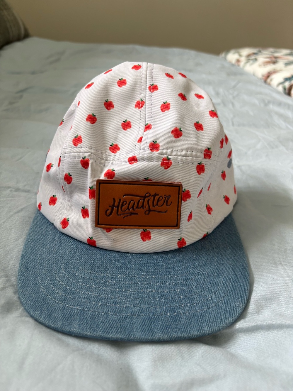 Headster Kids White & Blue Apples Cap